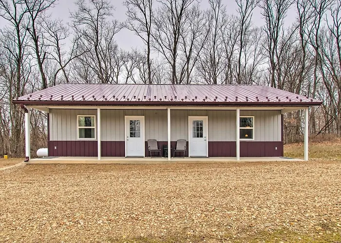 Peaceful Missouri Cabin Rental On 55 Acres!