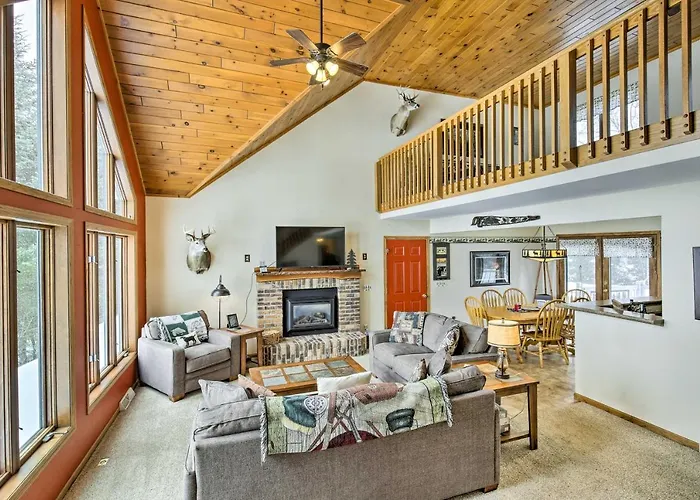Fishing Haven: Family Home On Indian Lake
