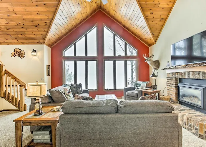 Fishing Haven: Family Home On Indian Lake