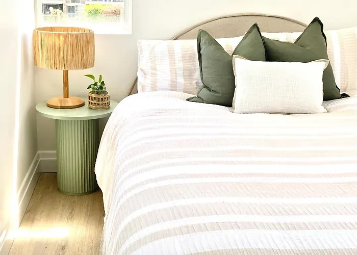 Monterey Lodge - Unit 18, 27 Warne Terrace, Kings Beach Caloundra
