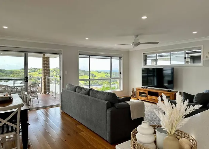Hillston House