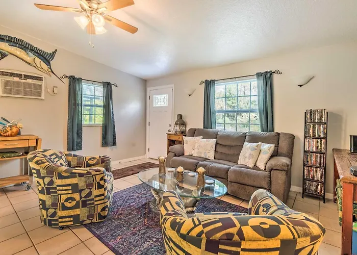 2 Mi To Beach: Canal-Front Home In Hudson!