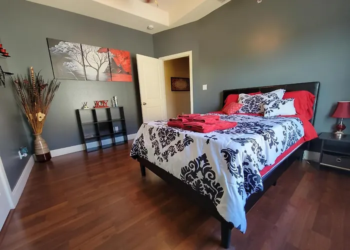 4 Bedroom Smart Luxe Condo, Gated Community, Pool View, Mins To Costco & Top Golf