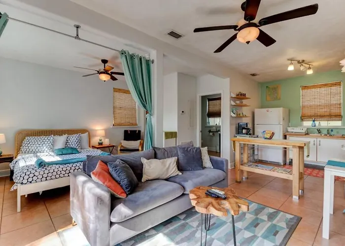 Spanish Bungalow Guest House