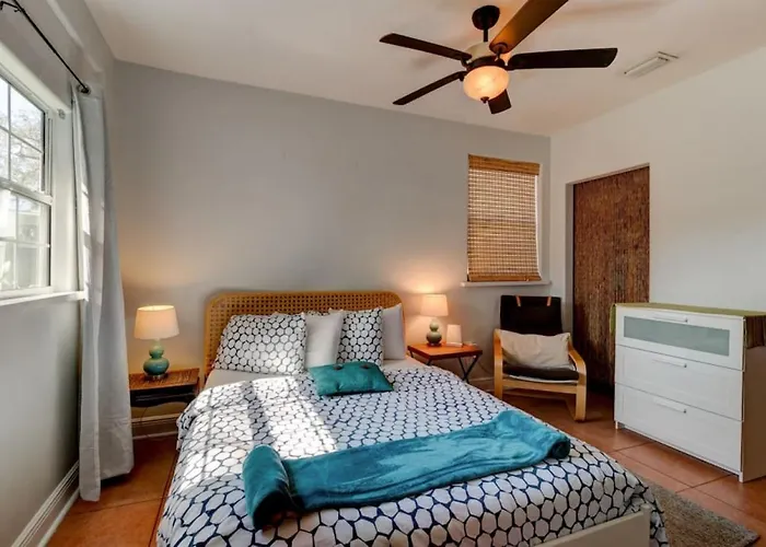 Spanish Bungalow Guest House