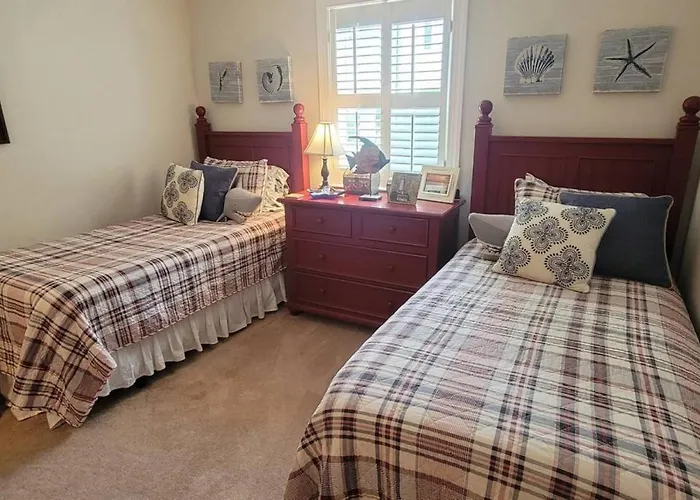 H1 Downstairs And Comfy King And Two Twins Really Nice Kitchen And Baths