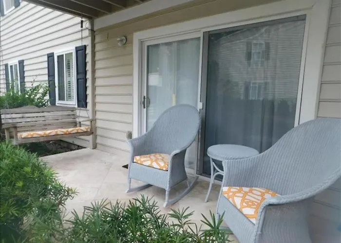 H1 Downstairs And Comfy King And Two Twins Really Nice Kitchen And Baths