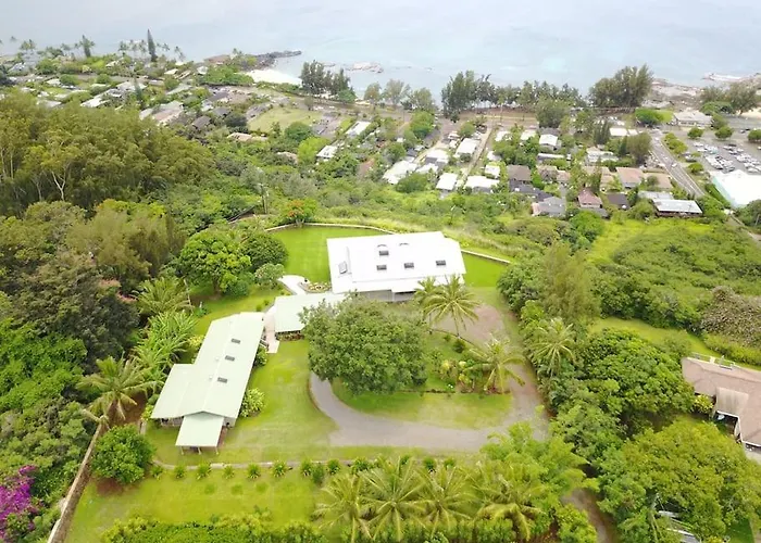Waimea Bay Luxury Estate Views & Hot Tub