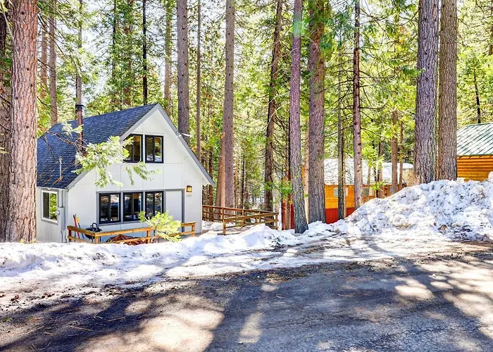 Hike, Fish & Explore: California Cabin W/ Deck!