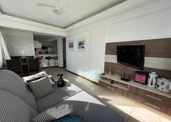 Apartamento espaçoso 2 quartos a 200 m da praia