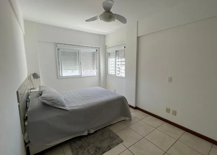 Apartamento espaçoso 2 quartos a 200 m da praia