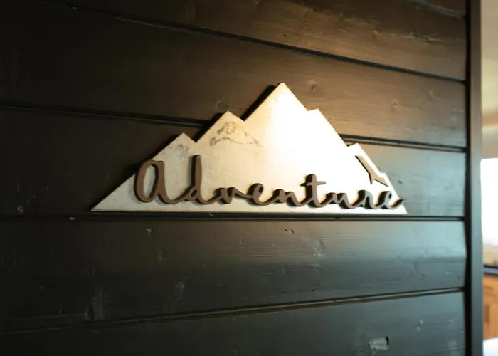 Updated Mountain Cabin Retreat With 180 Views Off Deck And Balcony