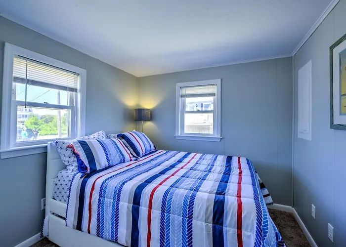 Sagamore Beachfront Cottage Escape