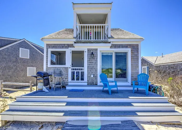 Cape Cod Oceanfront Retreat—Bay Creek Views