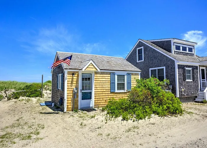 Cozy Cape Cottage—Deck Views Of Cape Cod Bay