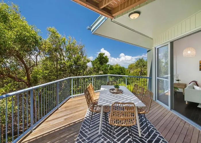 Castaway Cove Beachfront Home By Stay Noosa
