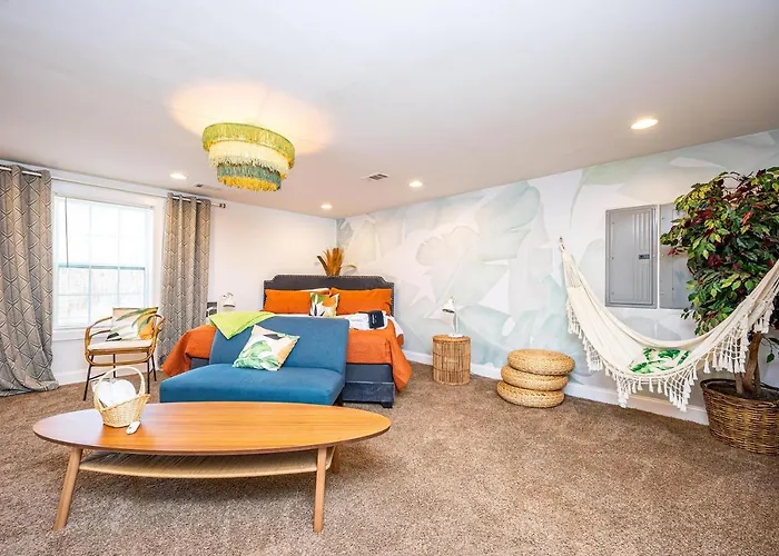 Cozy Bohemian 2 Bed 1 Bath In Decatur