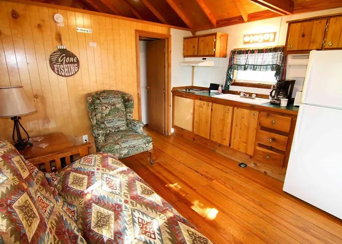 Lakeview Cedar Cabin - 7