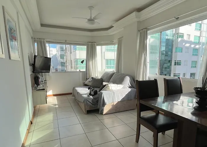 Apartamento espaçoso 2 quartos a 200 m da praia