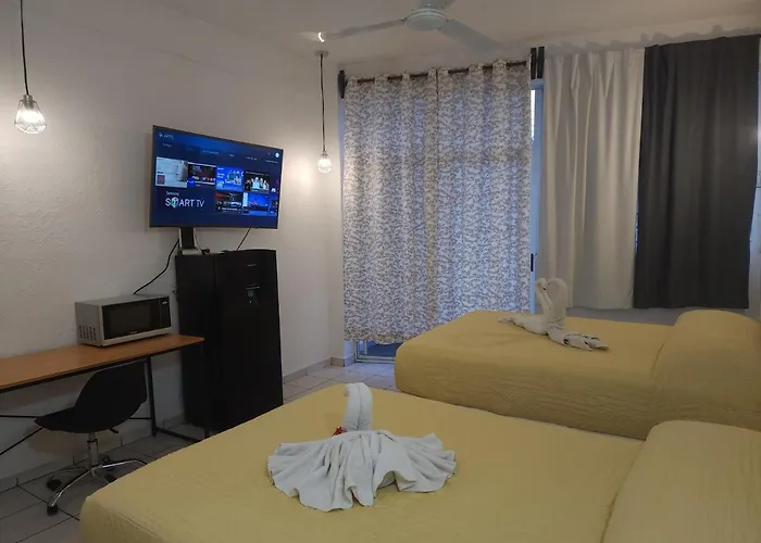 Lovely Studio Apartment With Balcony Ac & Wi-Fi, Minutes From Downtown!
