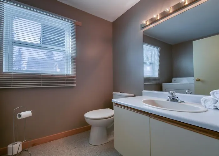 Fairmont Hot Springs, 3 Bedroom Vacation Home