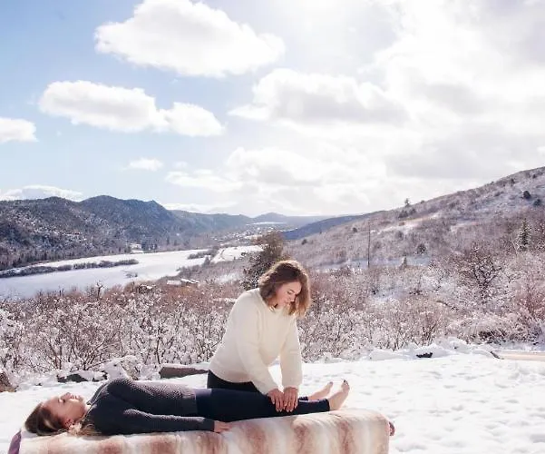 Wanderer Studio, An Off Grid Mountain Guest Studio With Fantastic Views