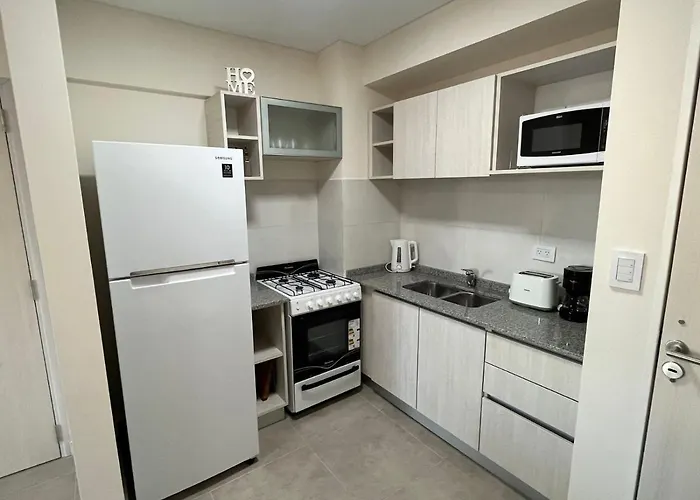 Nuevo, Bellisimo, Confort Y Muy Amplio - 2 Dormitorios, Uno En Suite - 2 Banos Y Pileta !!