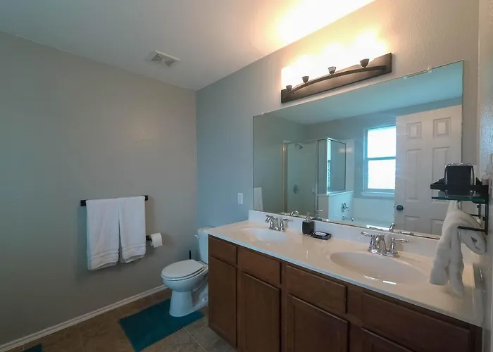 Spacious Home With Wifi/Ac