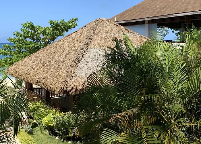 Family Comfort In Jamaica - Enjoy 7 Miles Of White Sand Beach! Villa
