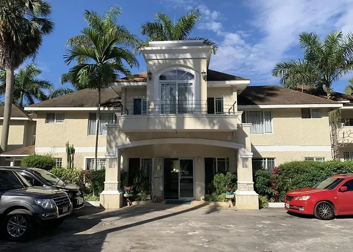 Family Comfort In Jamaica - Enjoy 7 Miles Of White Sand Beach! Villa