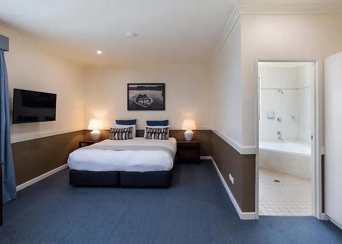 Hawkesbury Race Club Motel