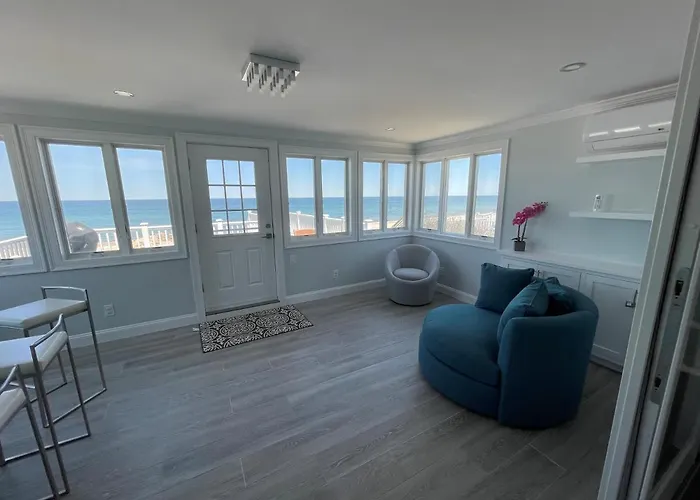 The Perfect Cape Walk-To-Beach Getaway