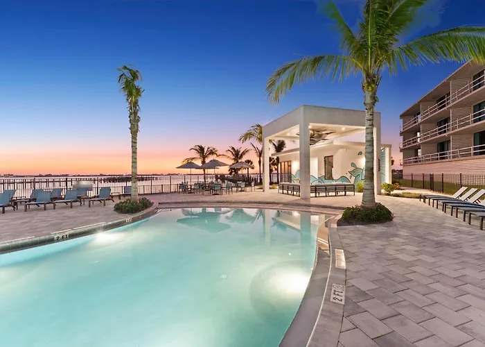 Harbor Island Beach Club, Homes By Villatel