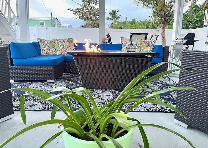 Casa Blue Flamingo - In The Florida Keys - Minutes From The Beach