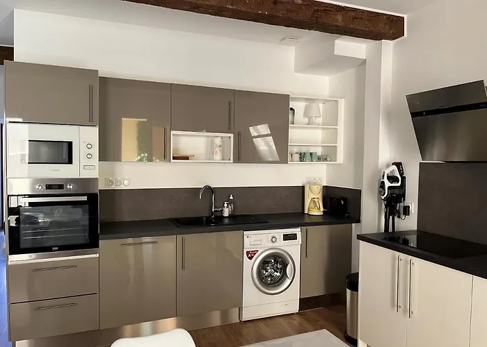 Appartement Centre Collioure 63 M² Avec Terrasse A 3 Minutes Des Plages