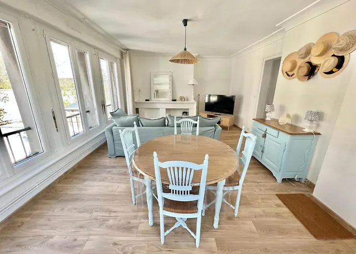 Gj Holiday Escapes - Le Plage De Notre-Dame - Appartement Au Coeur De La Vieille Ville