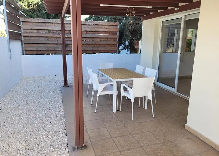 Elean Villa