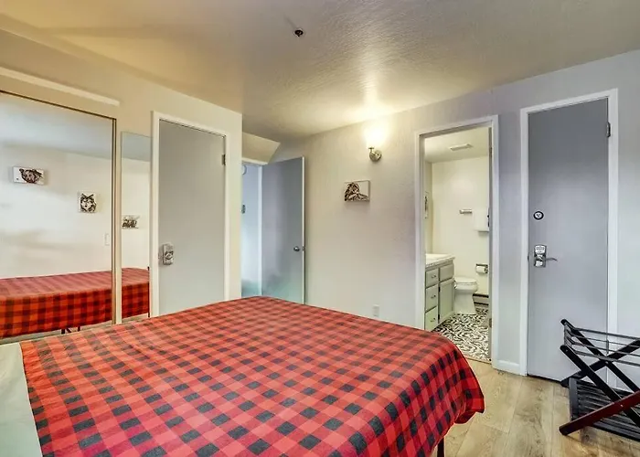 Heavenly Mountain Lake Retreat Near Skiing, Hiking & Biking