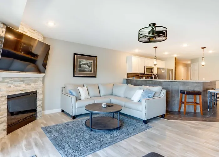 Lakefront Ozark Condo W/ Spacious Balcony!