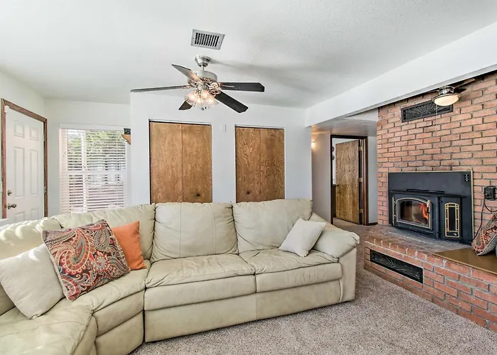 Patio, Grill & Fire Pit: Show Low Escape!