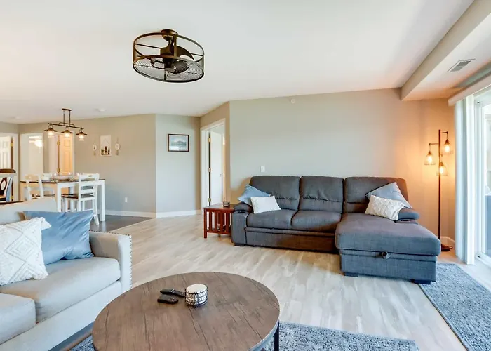 Lakefront Ozark Condo W/ Spacious Balcony!