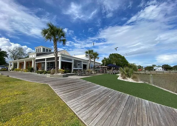 Booking Fast! Golf, Beach, And Relaxation! A Great Place For All!