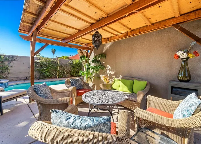 A Royal Oasis In The Desert With Pool, Spa And Epic Game Room!