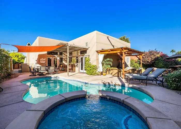 A Royal Oasis In The Desert With Pool, Spa And Epic Game Room!