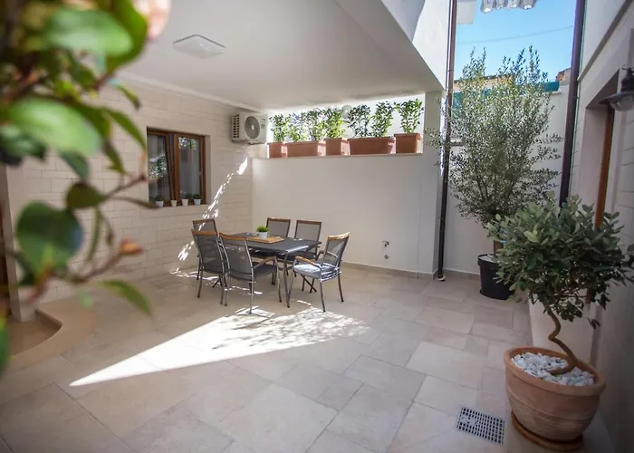 Holiday Home Camellia