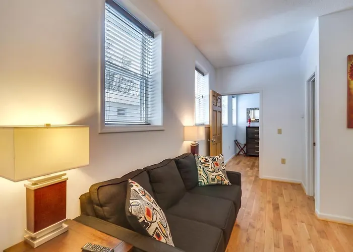 Downtown Marlinton Vacation Rental Apartment!