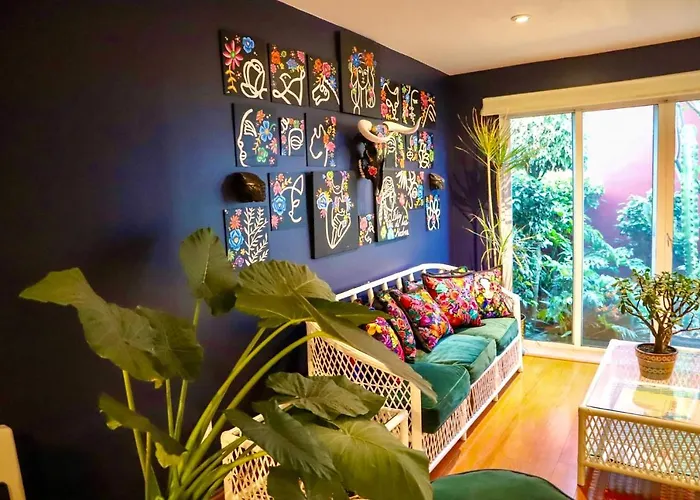 Luxurious Mid Century Modern Folk Art Home