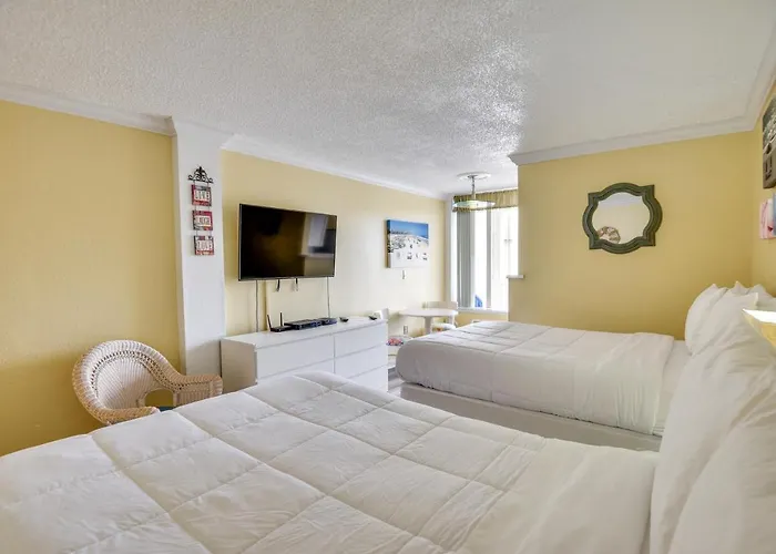 Daytona Beach Studio W/ Private Lanai 1 Mi To Pier