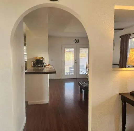 Southwestern Charm - Minutes From Everything 3/2