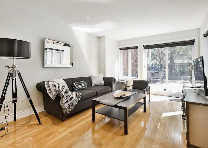 Stunning Full Apartments - Stocked Kitchens - Washer & Dryers - Workspace Provided - Fast Wifi - Located On The Famous St Denis Street - Near Metro Mont Royal